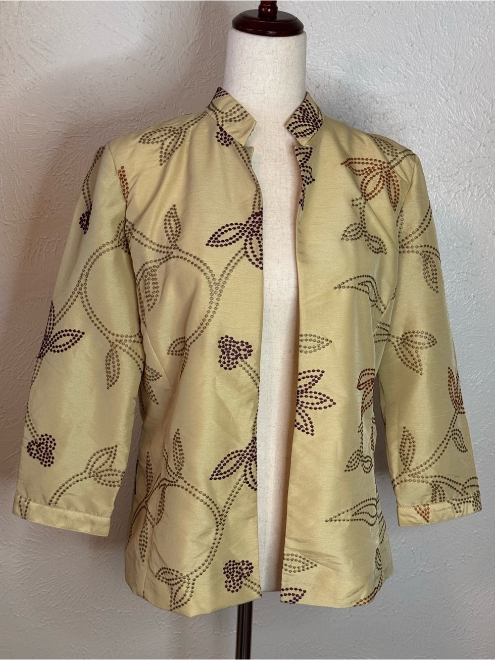 Peck & Peck Creamy Yellow Embroidered Open Jacket 10